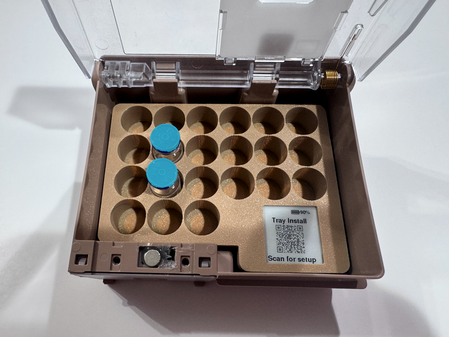 Two vials placed in a VialView 1x2 tray to trigger setup